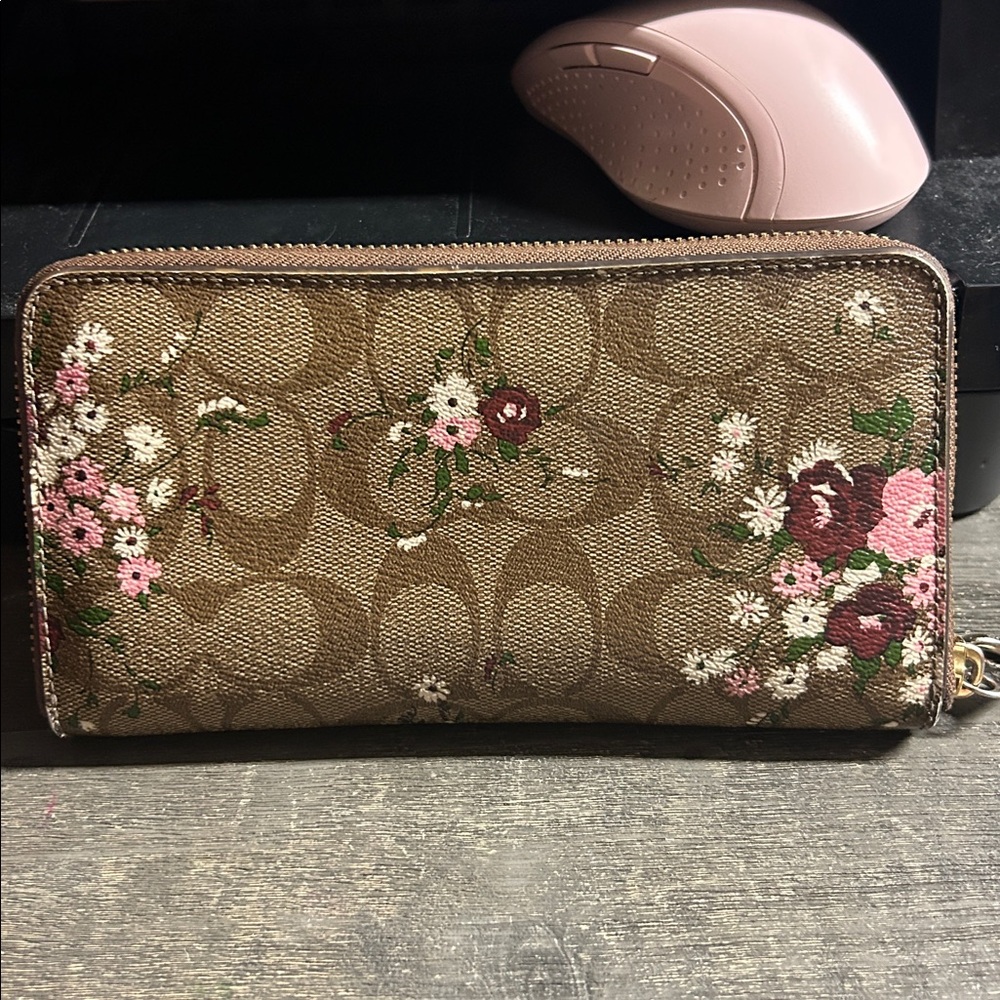 Coach Long Zip Around Wallet In Signature Canvas With Evergreen Floral Print - Picture 4 of 6